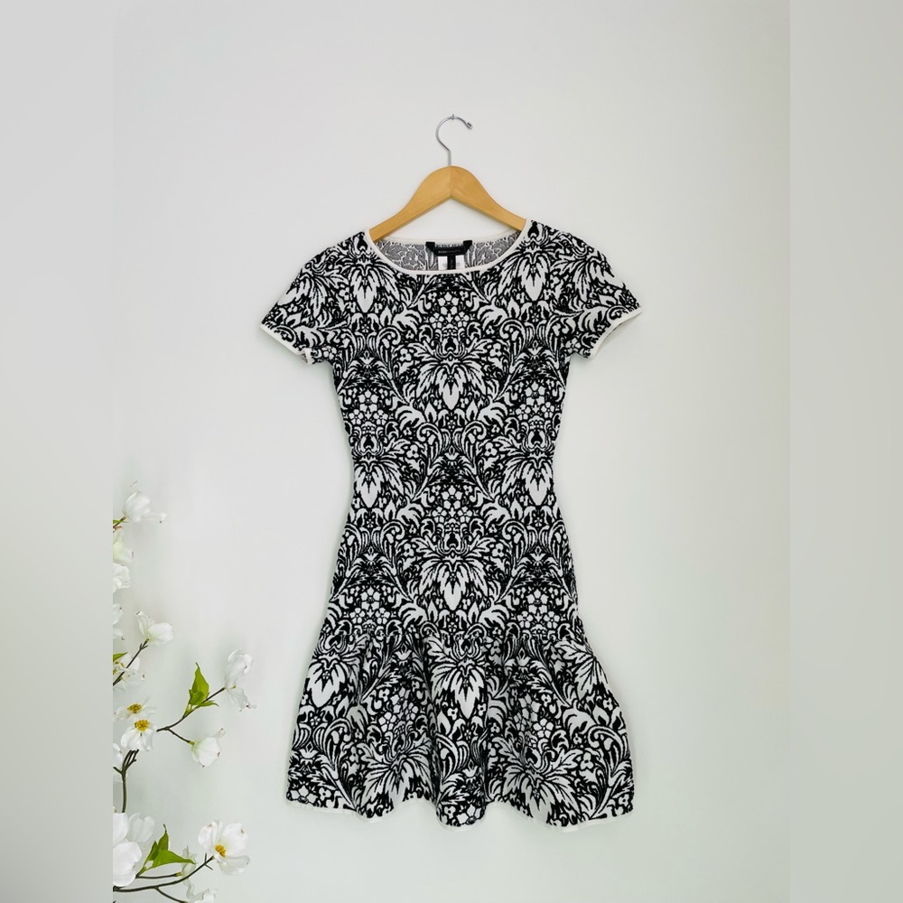 EXTREMELY RARE || BCBG MAXAZRIA BAMBI A-Line BLACK and WHITE ORCHID FLOWER DRESS